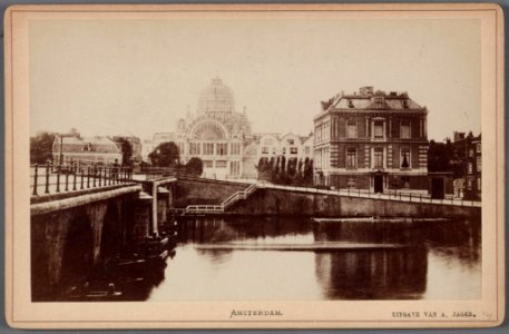 Amstel en Hogesluis gezien naar het Frederiksplein en het Paleis voor Volksvlijt-006