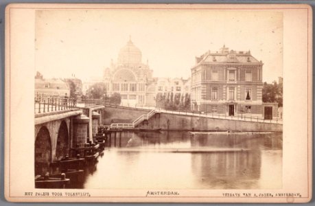 Amstel en Hogesluis gezien naar het Frederiksplein en het Paleis voor Volksvlijt-004