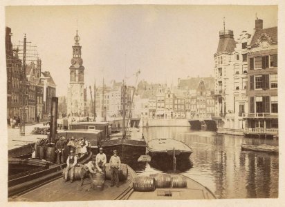 Amstel gezien van Halvemaansbrug naar Muntplein-001 photo