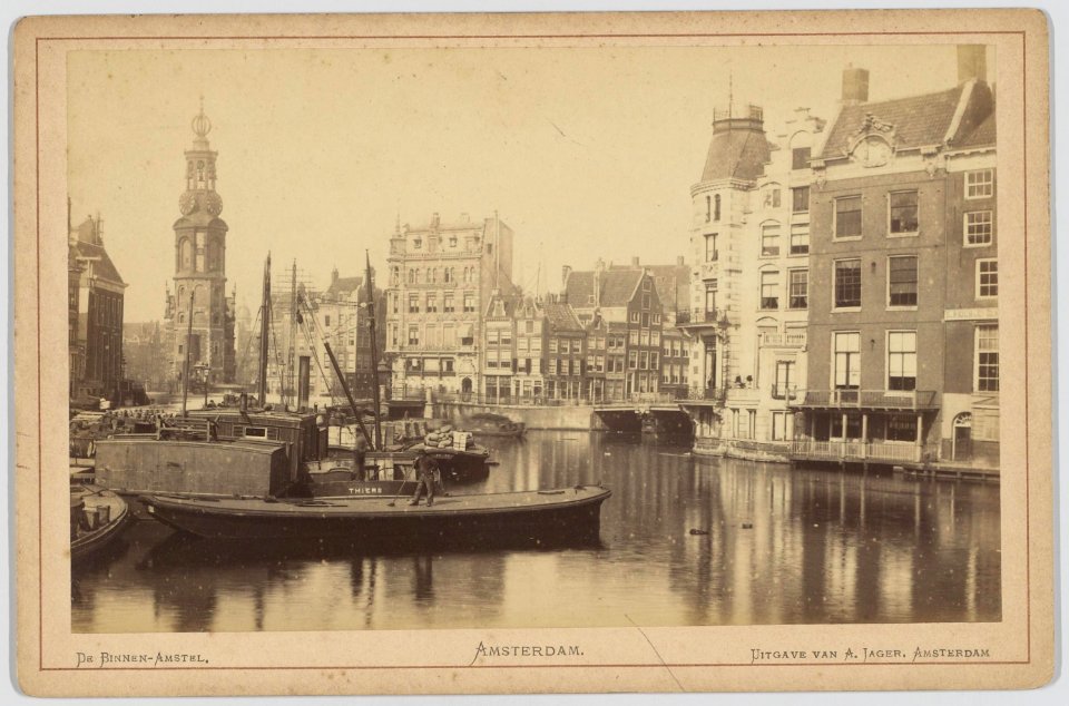 Amstel gezien van Halvemaansbrug naar Muntplein-003