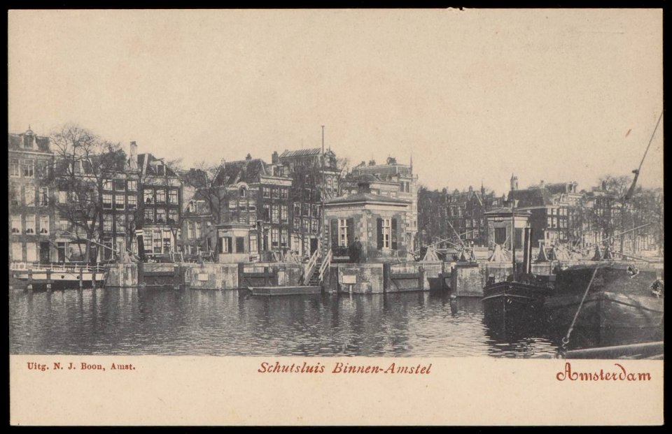 Amstel met de Amstelschutsluizen