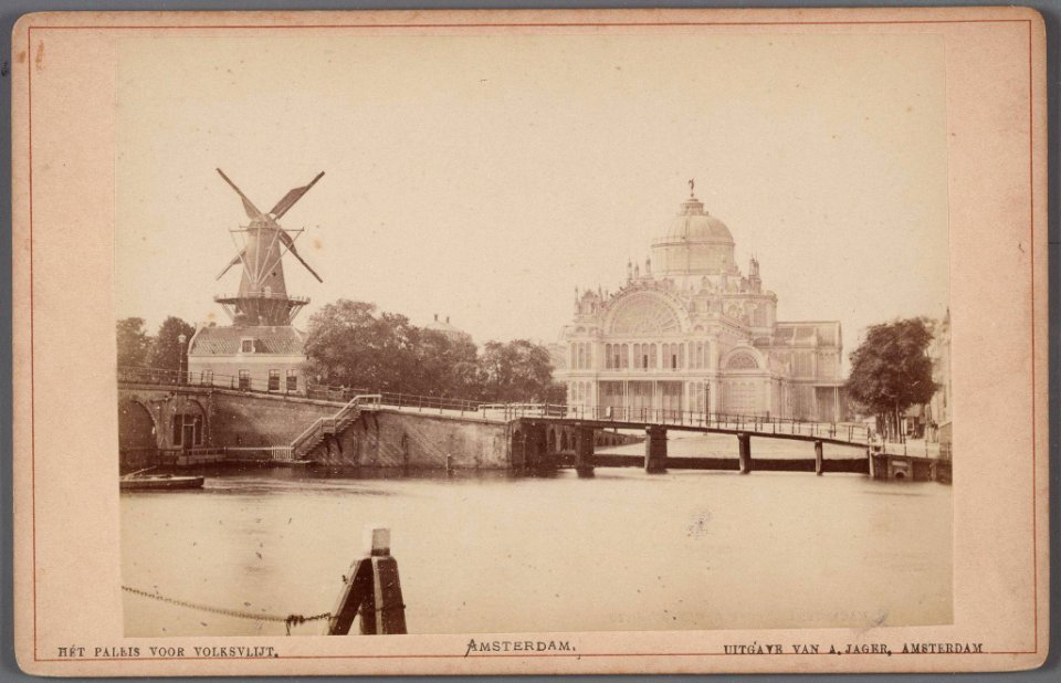 Amstel gezien naar het Frederiksplein en het Paleis voor Volksvlijt-002