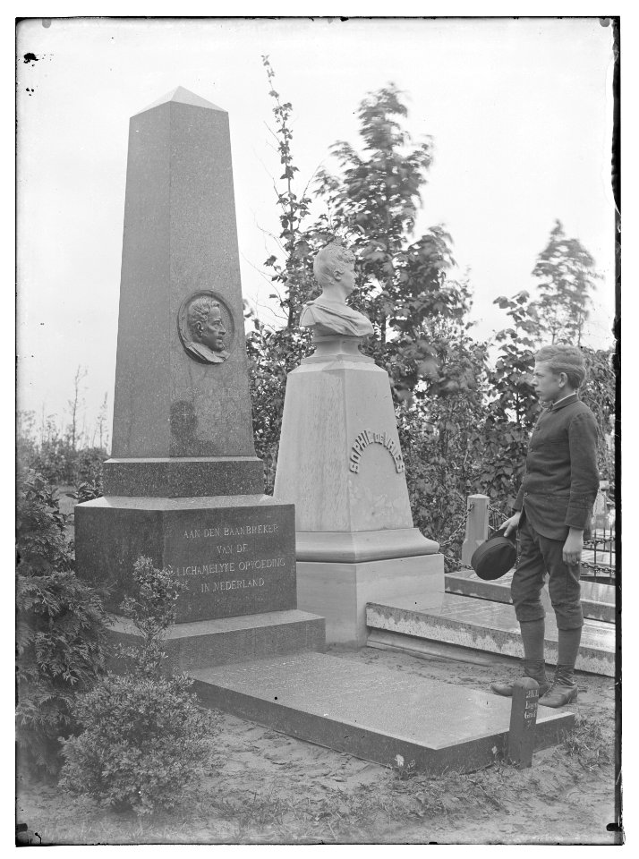 Amsteldijk 273, begraafplaats Zorgvlied Jacob Olie (max res)