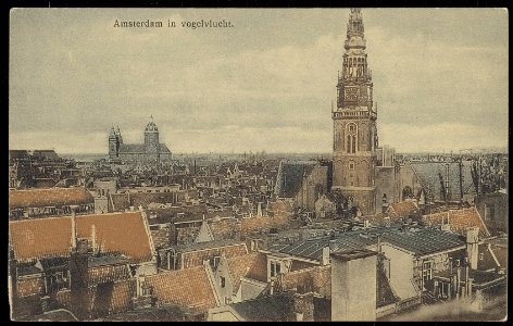 Amsterdam in vogelvlucht, met de Oude Kerk op het Oudekerksplein en de Sint Nicolaaskerk. Uitgave Brouwer & de Veer, Afb ANWU01857000004