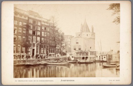 Amsterdam. De Geldersche Kade en de Schreijerstoren. Vue du Port-001