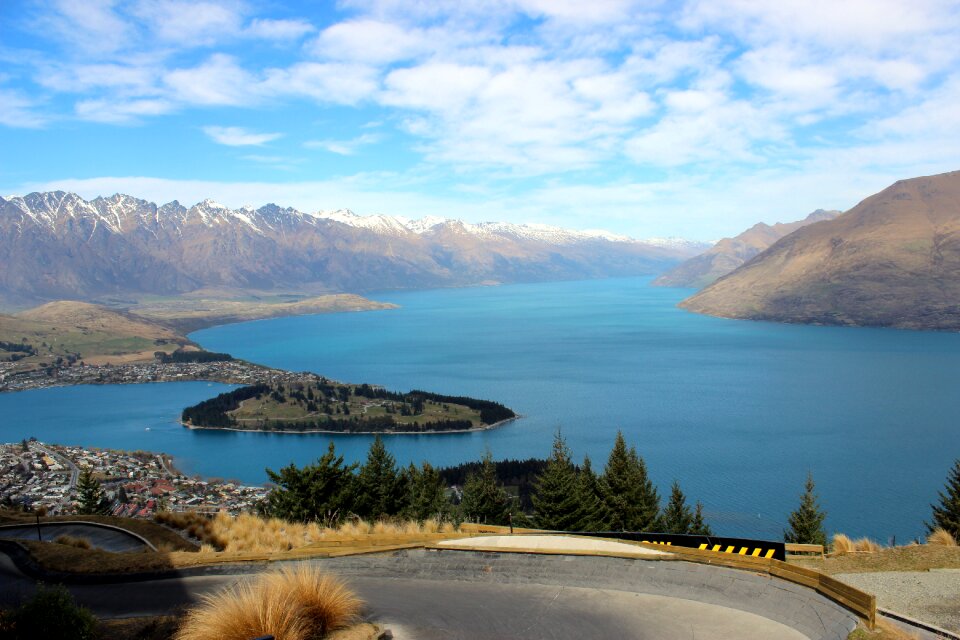 South island lake wakatipu landscape
