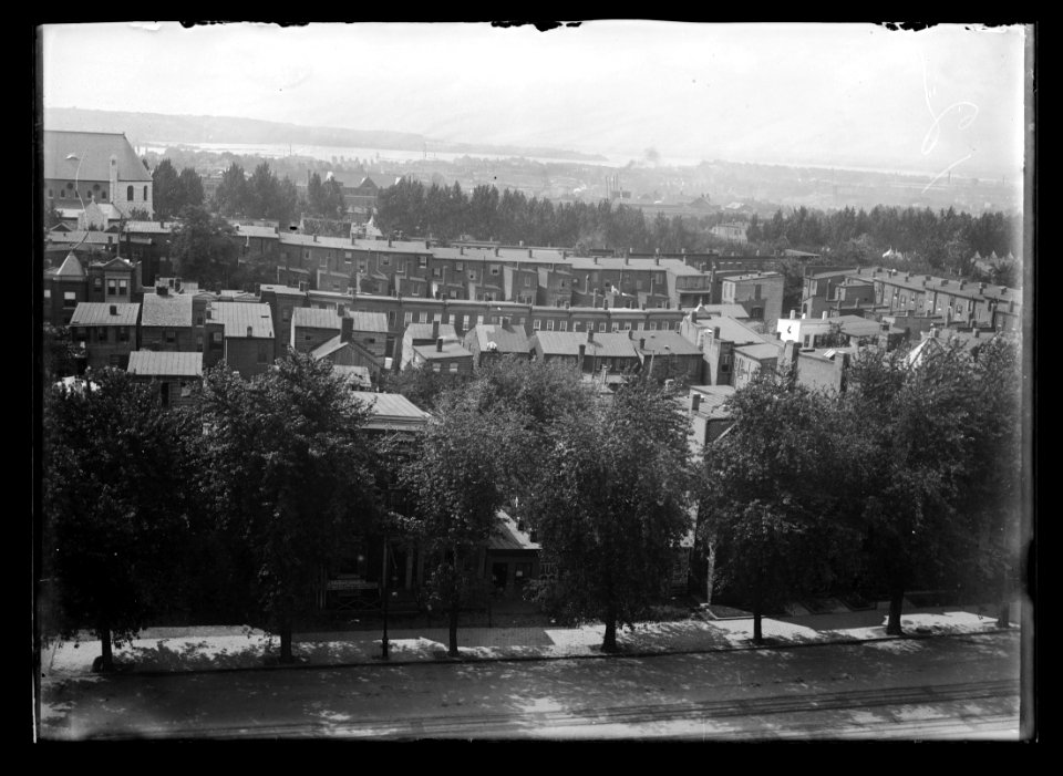 An elevated view looking South from Library of Congress (site of Madison Memorial Library) between C & Independence Avenue, between 1st & 2nd Streets, S.E., with Carroll Street running East LCCN2016647074
