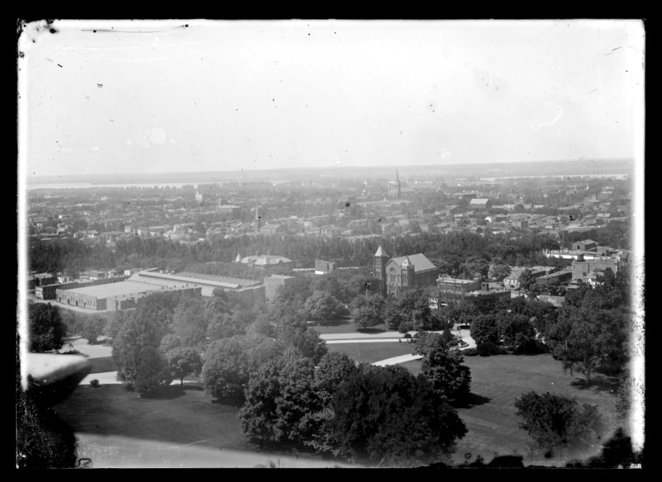 An elevated view of S.W. from Capitol, 1st & B; Independence Avenue in foreground LCCN2016647075
