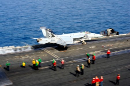 An F A-18E Super Hornet launches. (8653257418)