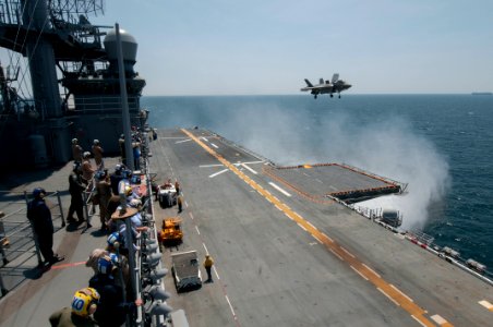 An F-35B Lightning II aircraft is tested aboard USS Wasp. (17318545423)