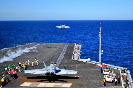 An F-A-18F launches from USS Carl Vinson. (8471305768)