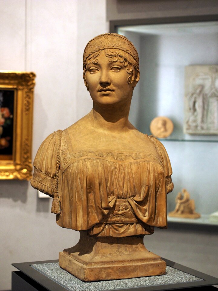 Sculpture museum bust