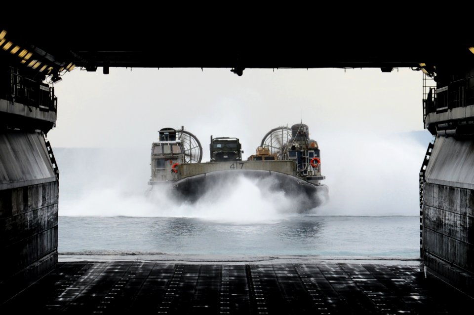An LCAC approaches the well deck of USS Bonhomme Richard. (8428933967)