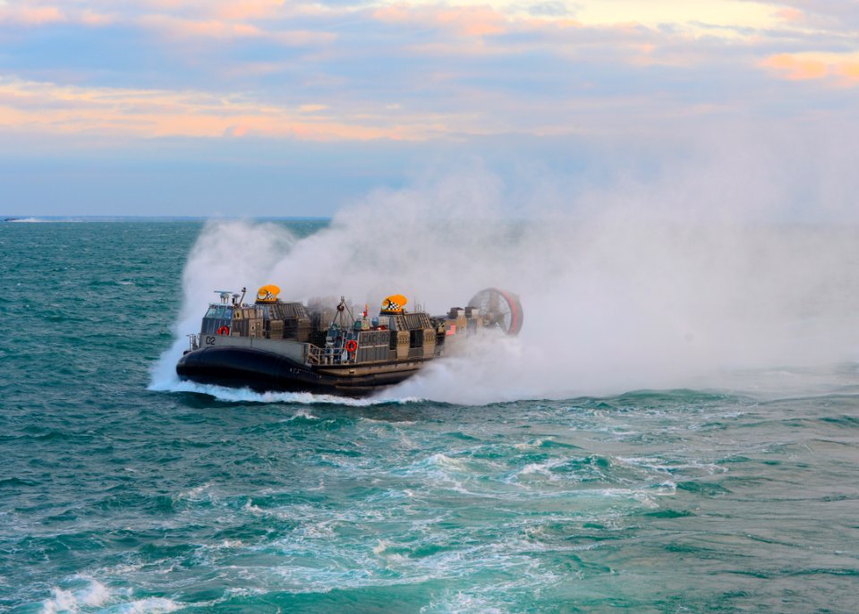 An LCAC approaches USS Carter Hall. (8570977633)
