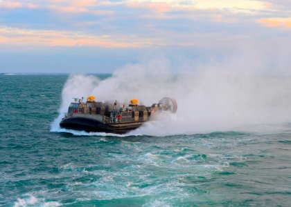 An LCAC approaches USS Carter Hall. (8570977633)