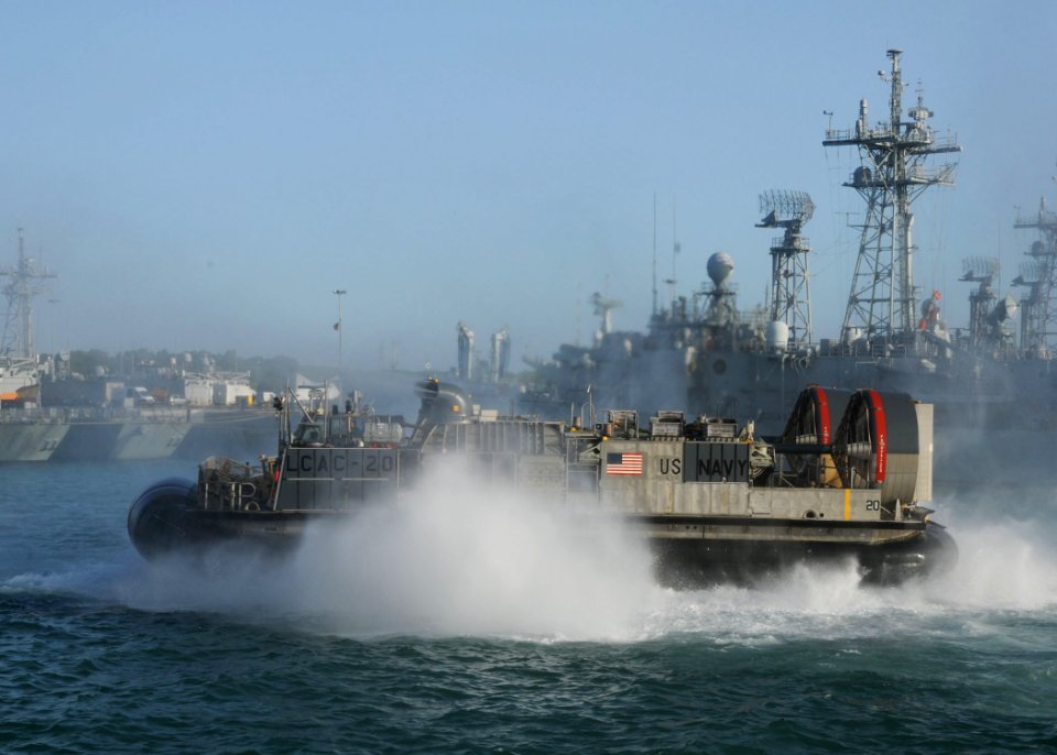 An LCAC approaches USS New York. (8200231616)