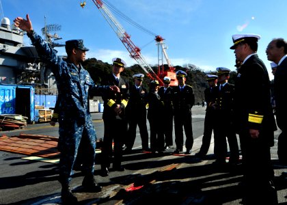 An officer gives a tour of USS George Washington. (8426065473)