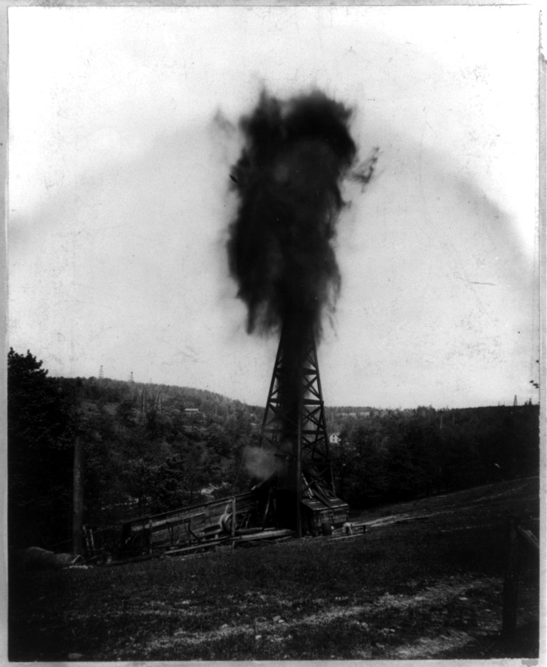 An oil well erupting LCCN2003690402