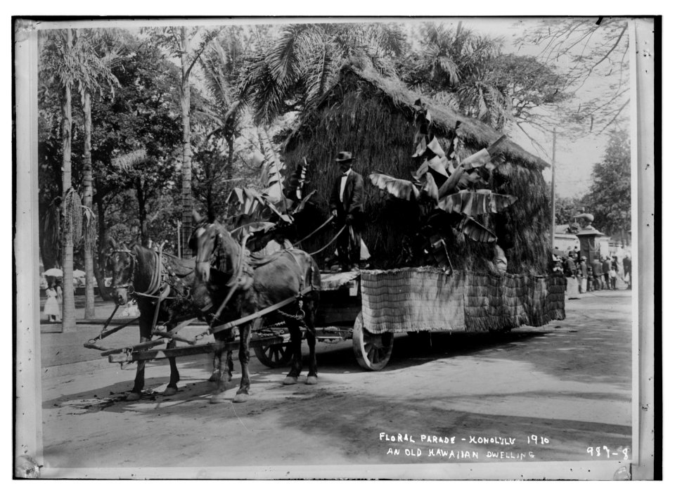 An old Hawaiian dwelling - float in Floral Parade, Honolulu LCCN2014684570