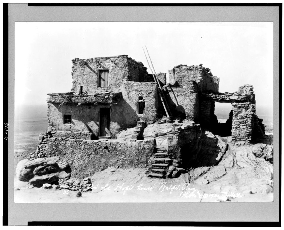 An old Hopi house, Walpi, Ariz. - Photo and c1920 Bostell. LCCN91705063