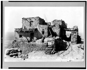 An old Hopi house, Walpi, Ariz. - Photo and c1920 Bostell. LCCN91705063