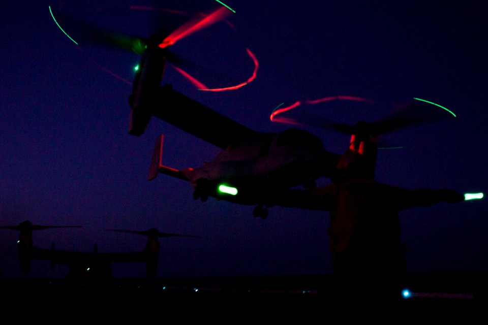 An Osprey lifts off USS Kearsarge. (8693085632)