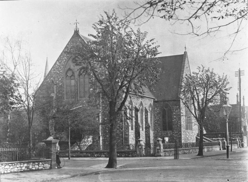 An unidentified chapel in Rumney (4641269)