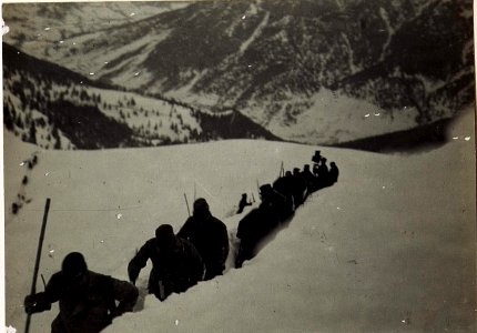 An Weg von Moena in die Stellung der Gruppe Oberstleutnant Bily auf der Höhe Piavac Kote 2274. (BildID 15584151)