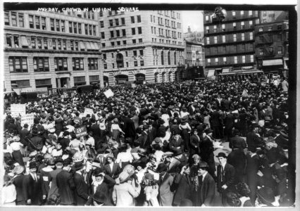 Anarchists - May Day crowd in Union Square LCCN2001704492