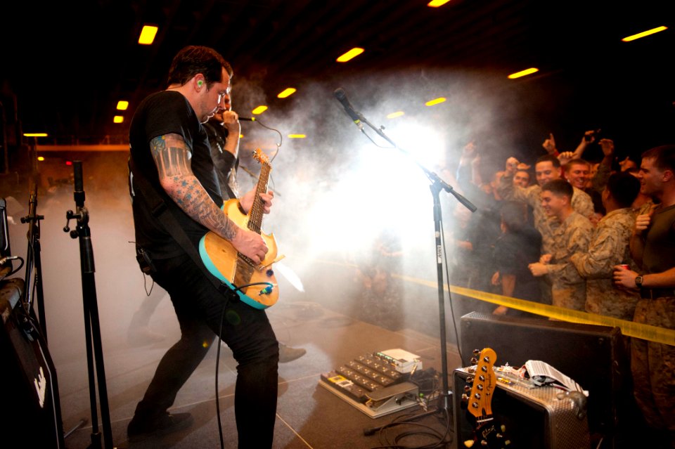 Anberlin performs aboard USS Peleliu. (8427150724)