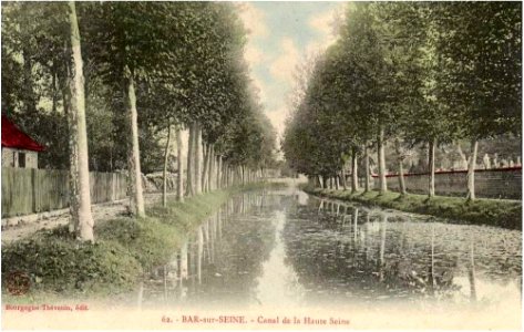 Ancien canal à Bar-sur-Seine
