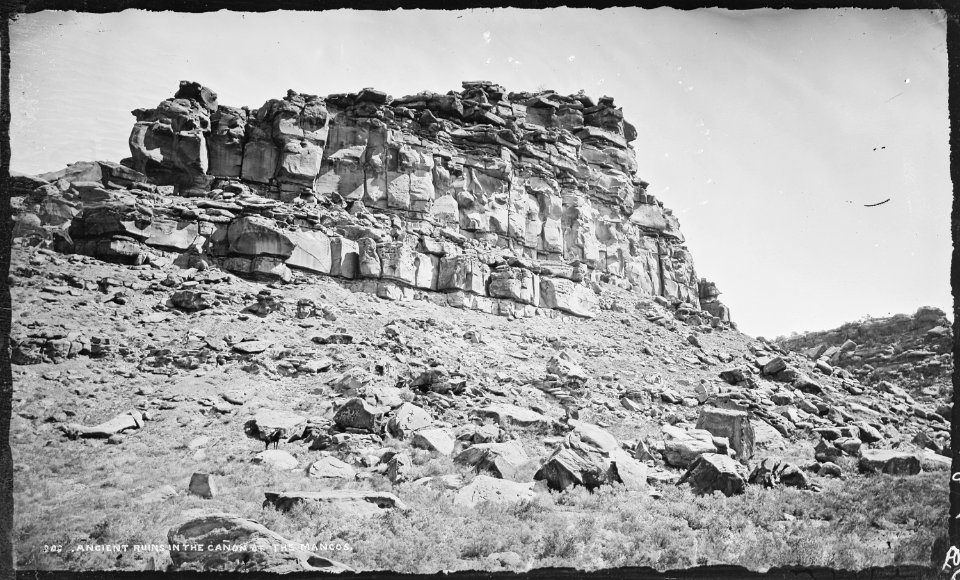 Ancient ruins in the canyon of the Mancos - NARA - 517197