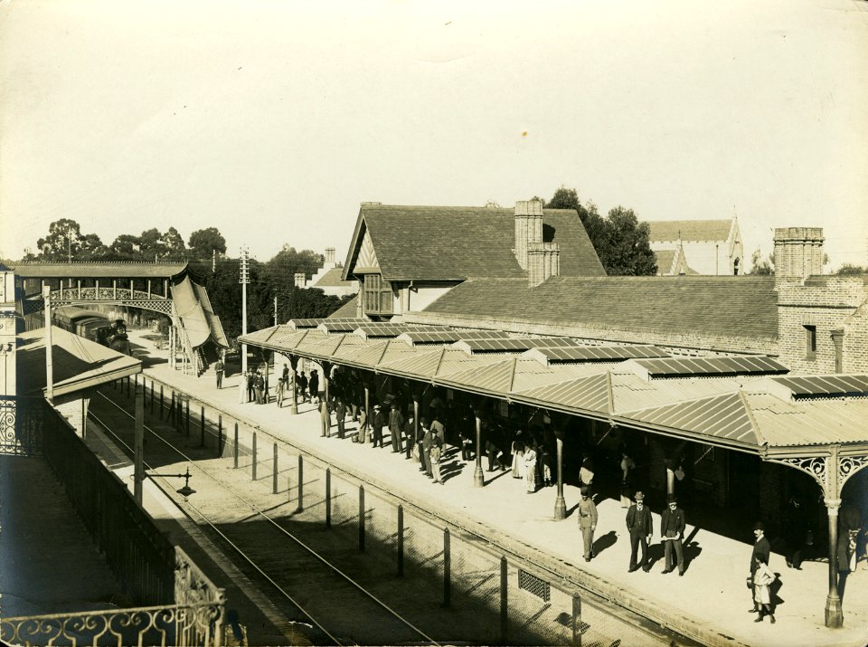 Anden ascendente de la Estación Lomas de Zamora del F.C.S. en 1902
