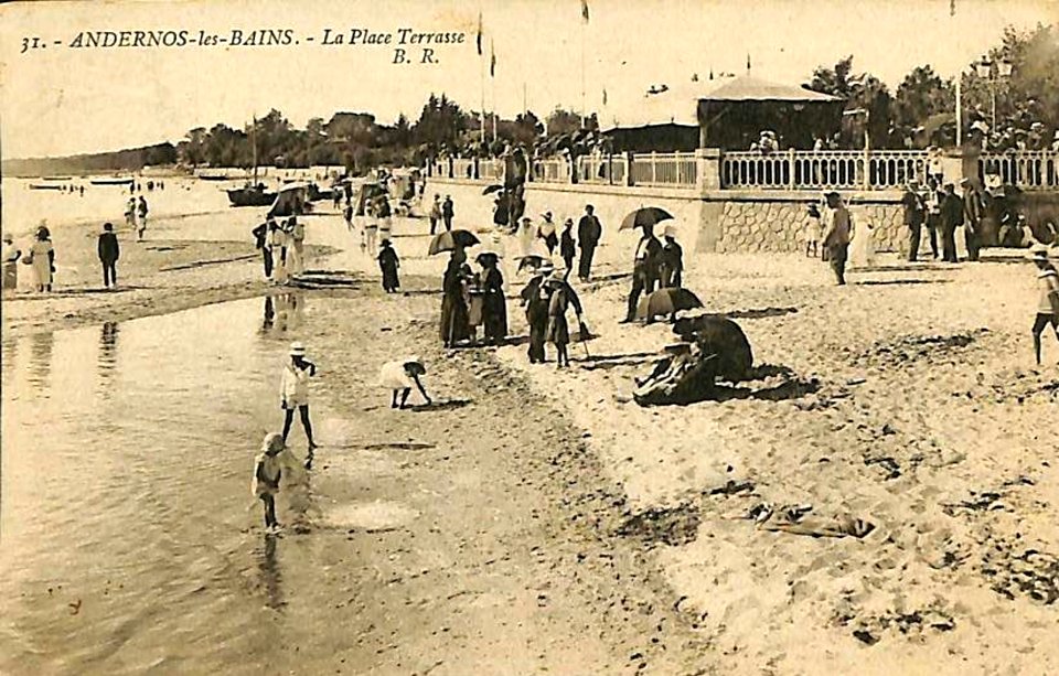 Andernos-les-Bains - La Place Terrasse