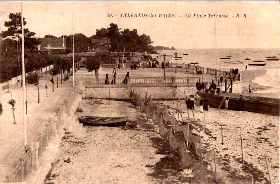 Andernos-les-Bains - Place Terrasse 1