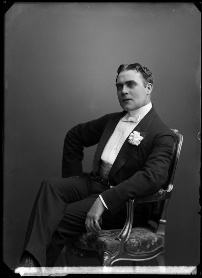 Anders de Wahl as Lord Merestone in Lady Frederick at Dramaten 1909 - SMV - GV021