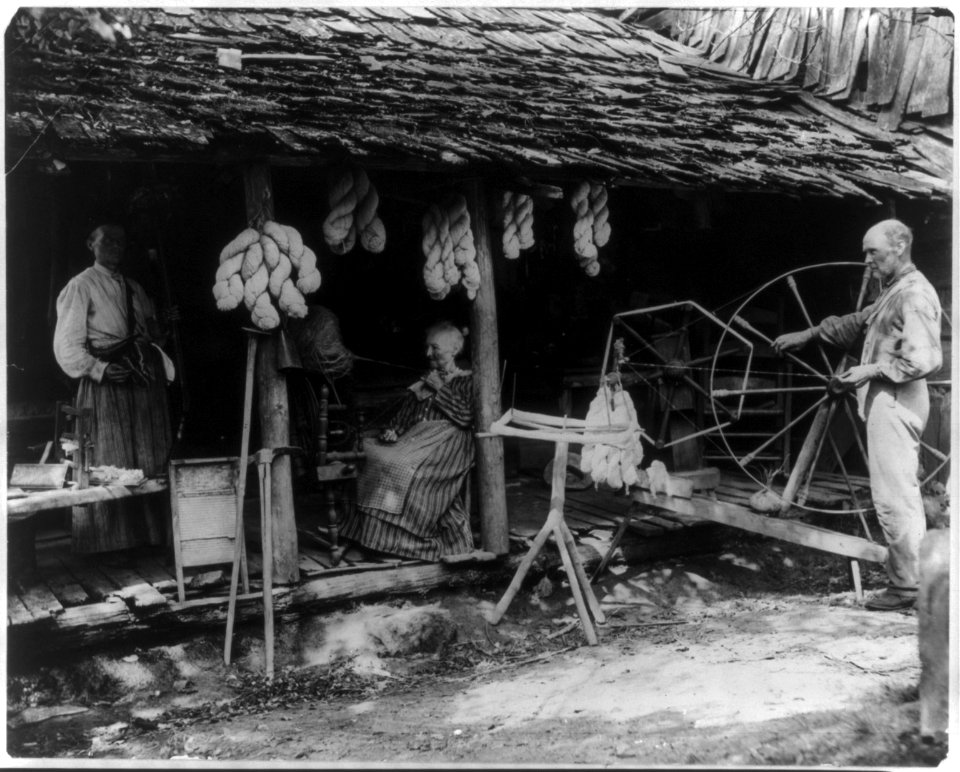 Anderson County, East Tennessee- The Faust family at work LCCN2004680332