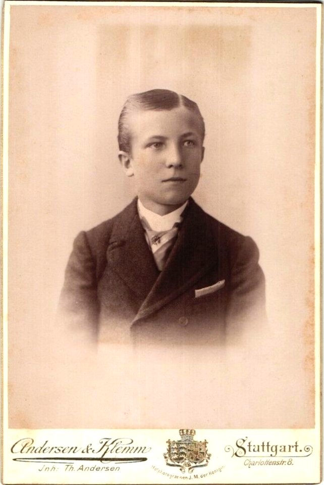 Andersen & Klemm - Knabe im Anzug (ca. 1895)