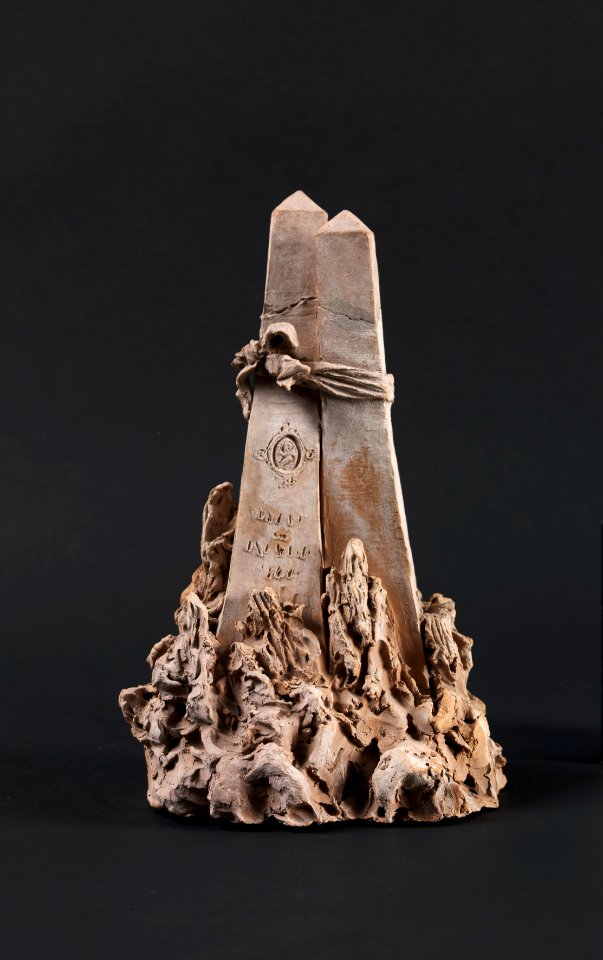 Andrea Malfatti – Cippi funerari legati da nastro