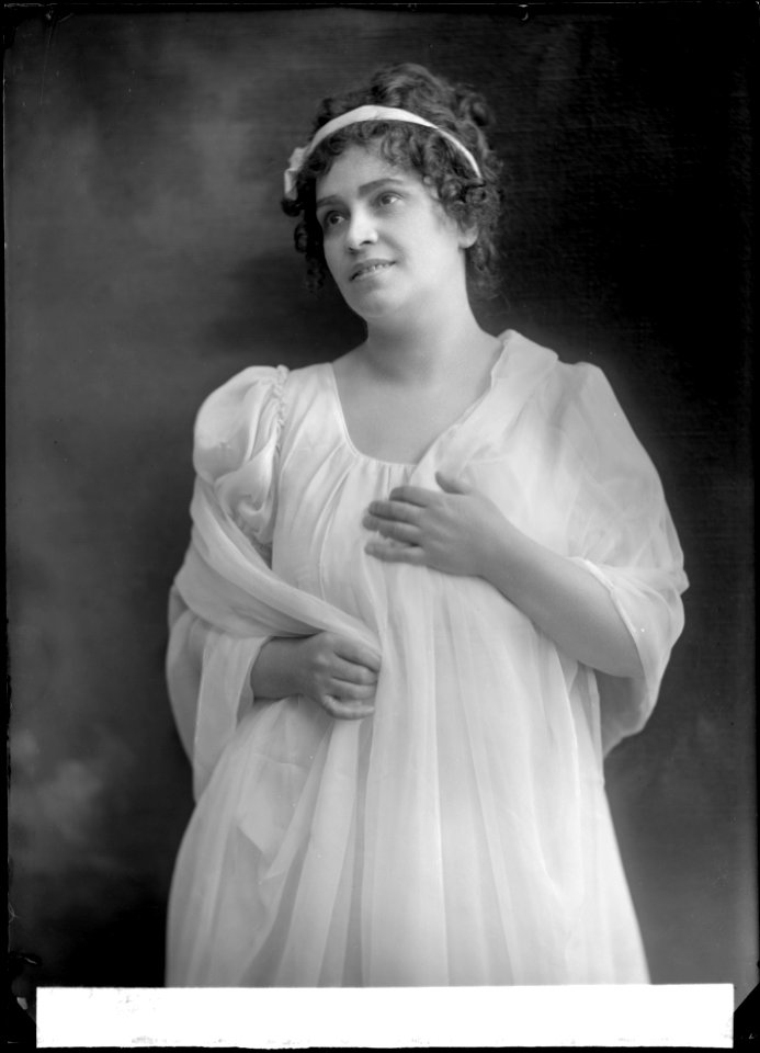 Andrejeva von Skilondz, opera singer - SMV - NS053