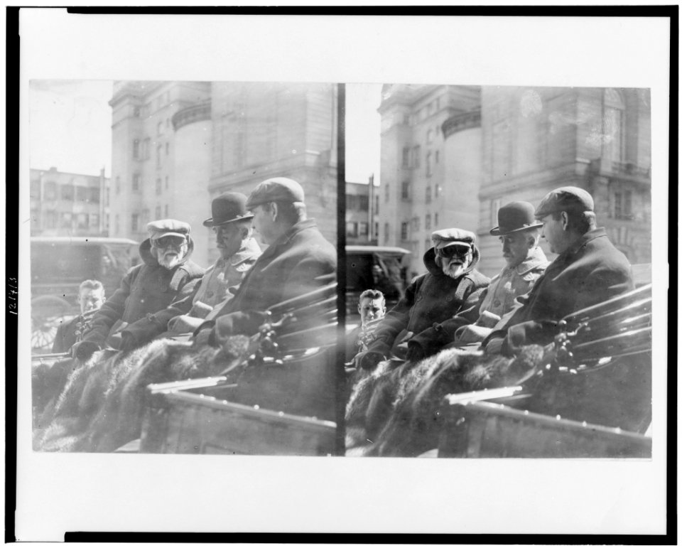 Andrew Carnegie and party on way to Carnegie's golf cottage, Westchester Co., N.Y. LCCN98511854