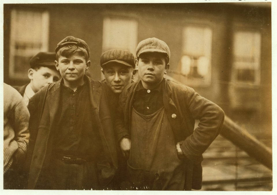 Andrew Stefanik, (on right hand). (see label 2637). Arthur Asslin, (on left) 118 Front St. Been working here one year. May be 14 or 15. LOC cph.3a40613