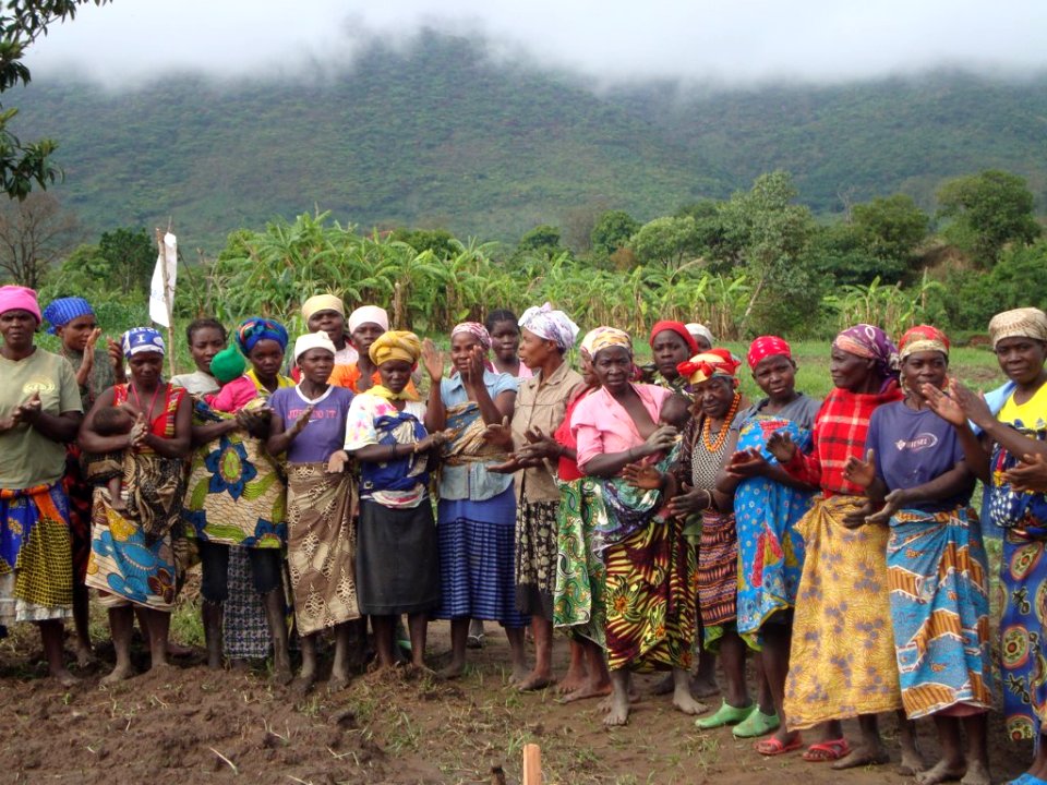 Angolan Women (11970679103)
