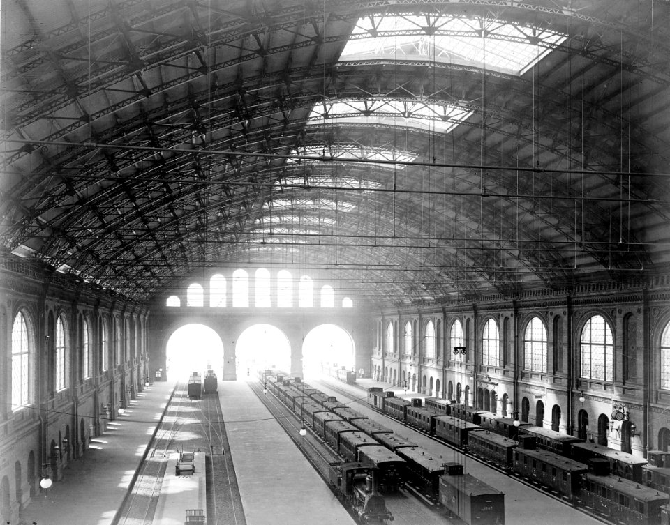 Anhalter Bahnhof, Gleishalle nach Süden
