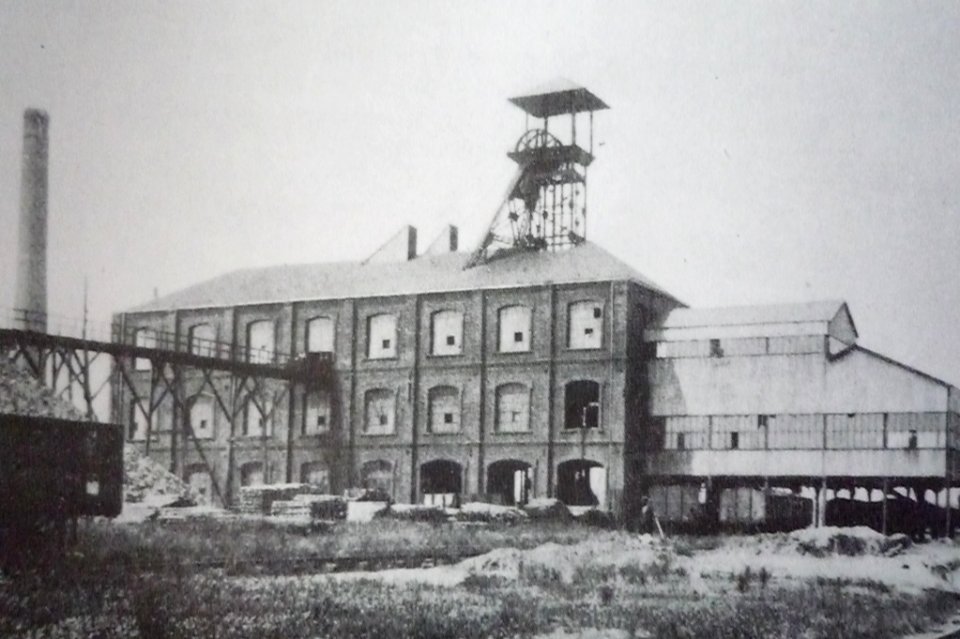 Anhiers - Fosse n° 2 des mines de Flines (R)