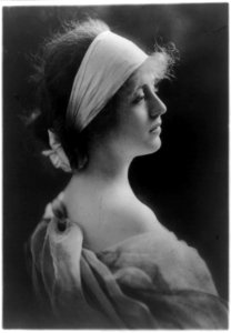 Anita Marie (Davis) McDermott LCCN2002717890