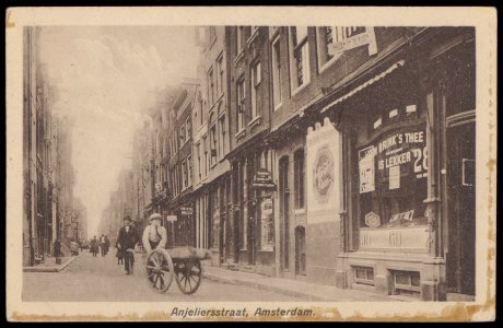 Anjeliersstraat gezien vanaf de Prinsengracht . Uitgave J. Sleding, Amsterdam, Afb PBKD00135000001