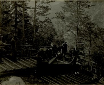 Ankunft eines Drahtseilbahnförderwagens auf Golubar Planina. (BildID 15480643)