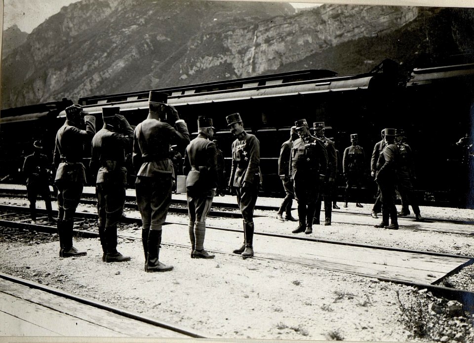 Ankunft Sr. Majestät Kaiser Karl I. am Bahnhofe Trient (BildID 15628648)