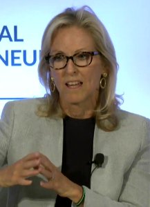 Ann Lamont at the 2016 GES (cropped)